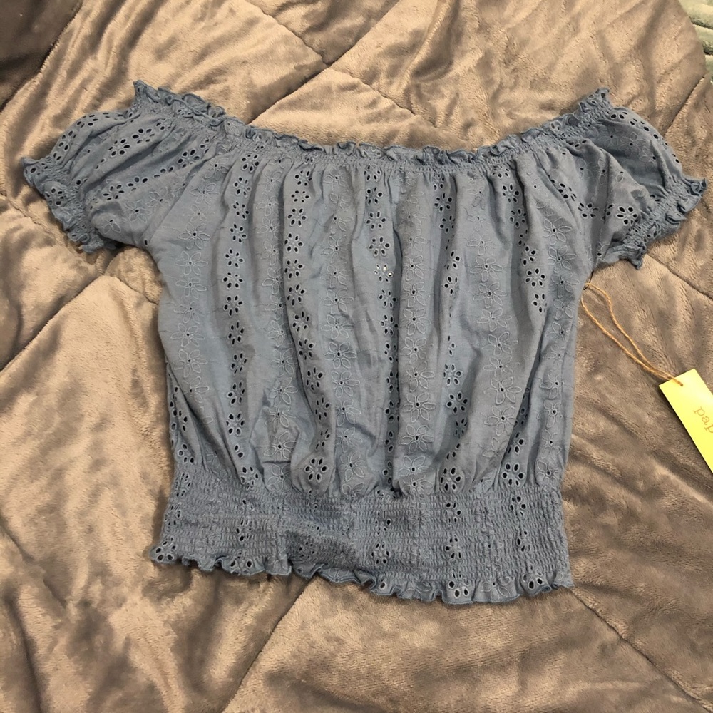 paper + tee light blue crop tee